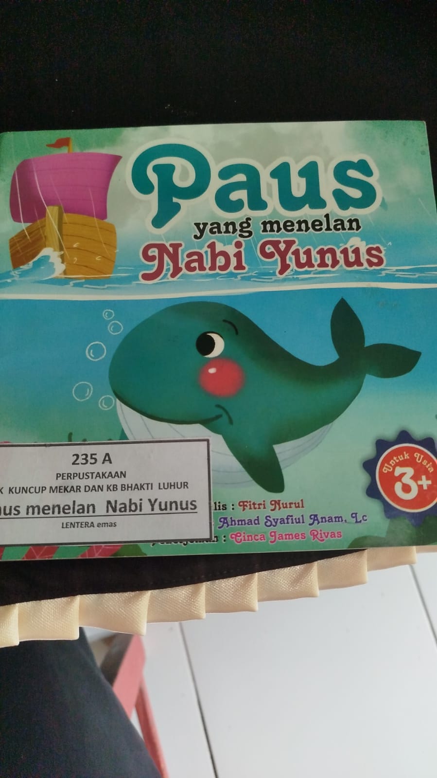 Paus menelan nabi yunus